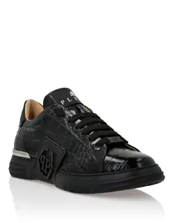 PHILIPP PLEIN elements are used to the fullest