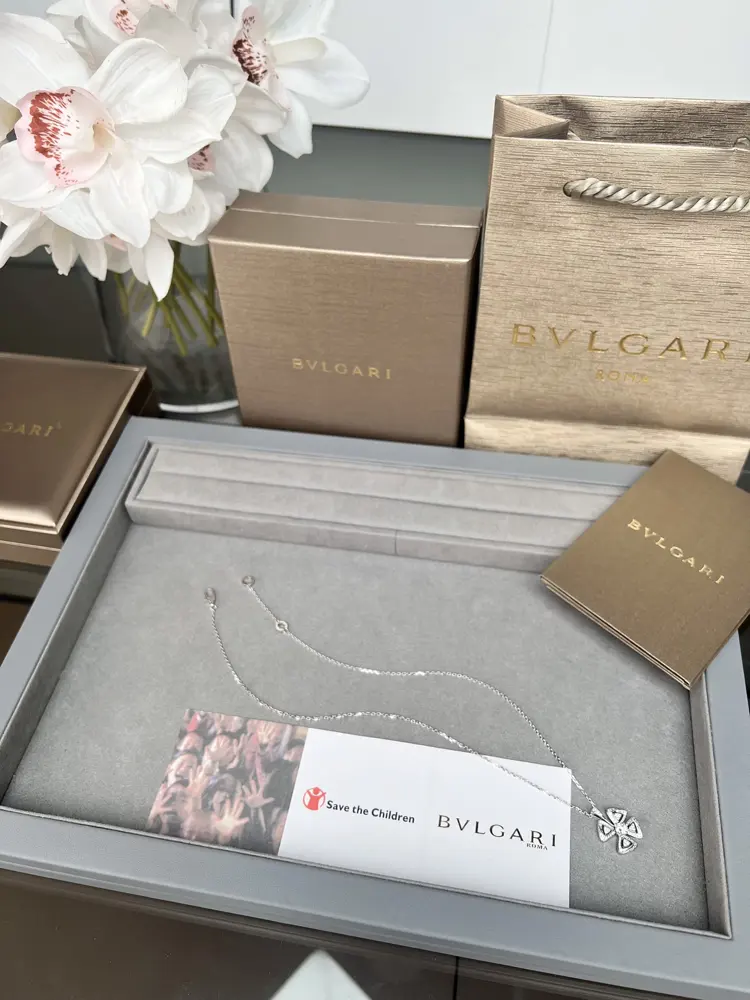 Bvlgari FIOREVER necklace in 18K white gold