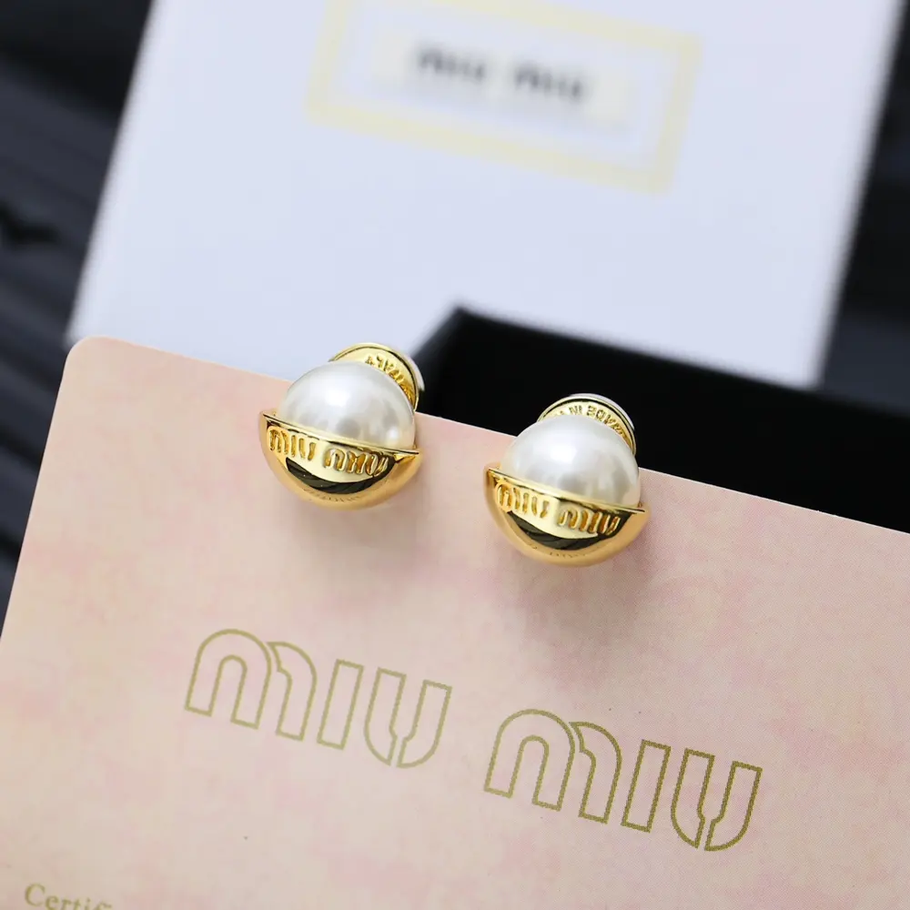 miumiu new pearl earrings