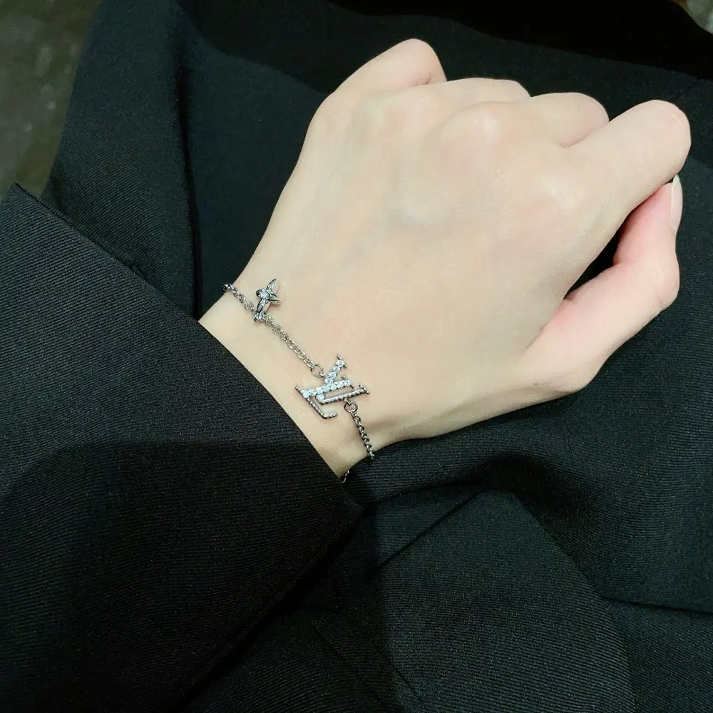Louis Vuitton classic floral design double flower design pendant bracelet