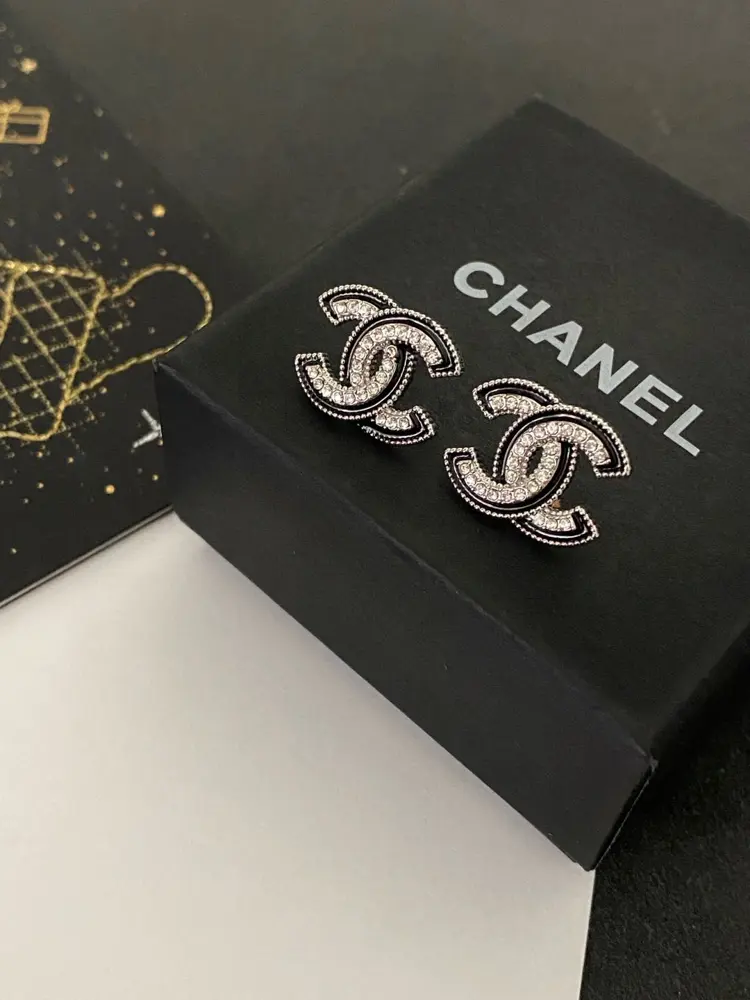 Chanel second-hand earrings