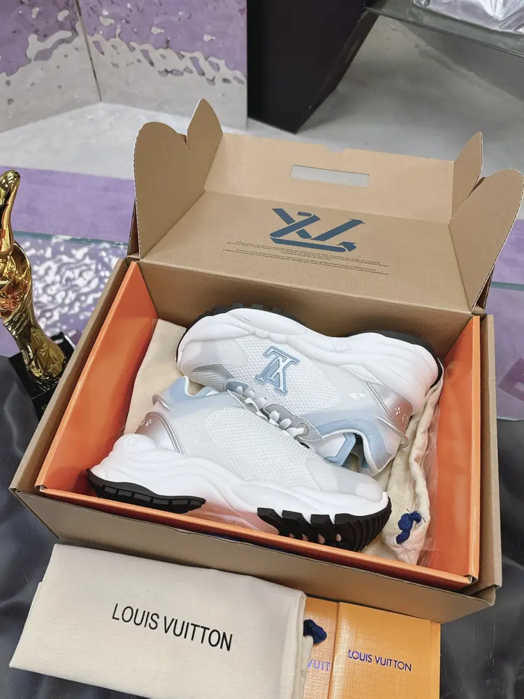 Louis Vuitton Factory Price: 381 Top Version Shoes