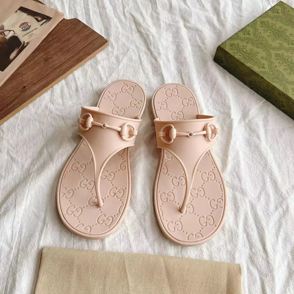 Gucci beach flip-flops