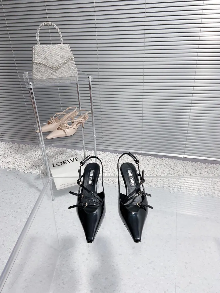 miumiu Miu 24/Spring and Summer catwalk style kitten heel pointed toe sandals
