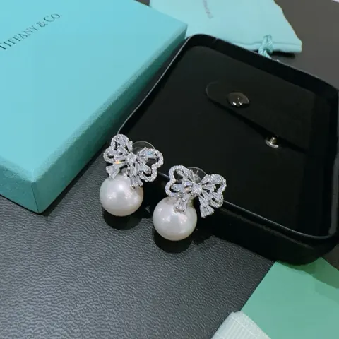 Tiffany Earrings Commemorative Edition Behind the Scenes Horse Eye Earrings Using high