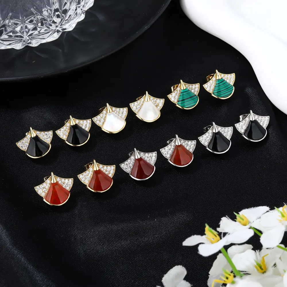 Bvlgari skirt earrings The same brass material as the counter