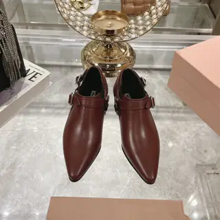 Miu Miu Miu 24 new pointed toe ankle boots Retro and fashionable new product
