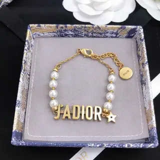 Dior 2020 early spring new product five-pointed star JADIOR letter bracelet Selected