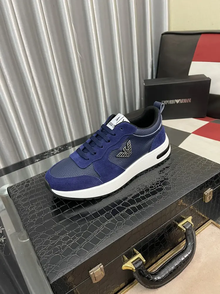 Armani new casual shoes are on sale. Upper cowhide + leather lining