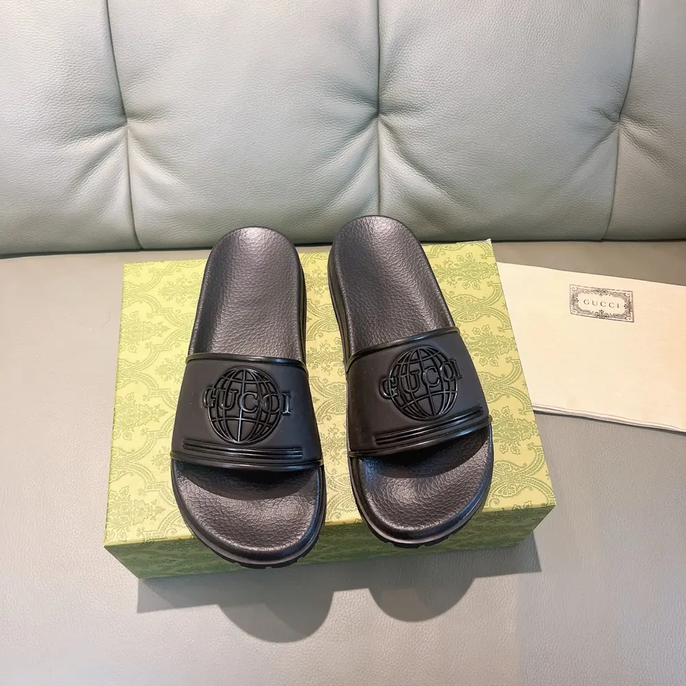 Gucci beach sandals flip flops
