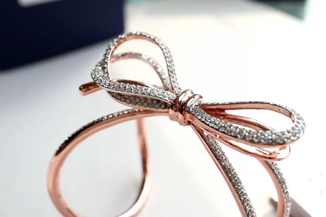 Swarovski Heavy-duty bow bracelet