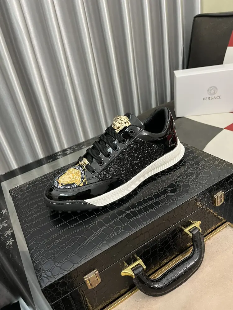 Versace casual shoes make walking more convenient and comfortable