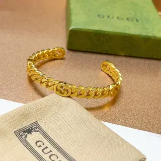 Gucci bracelets are unique and charming. The latest bracelets are of higher quality. The