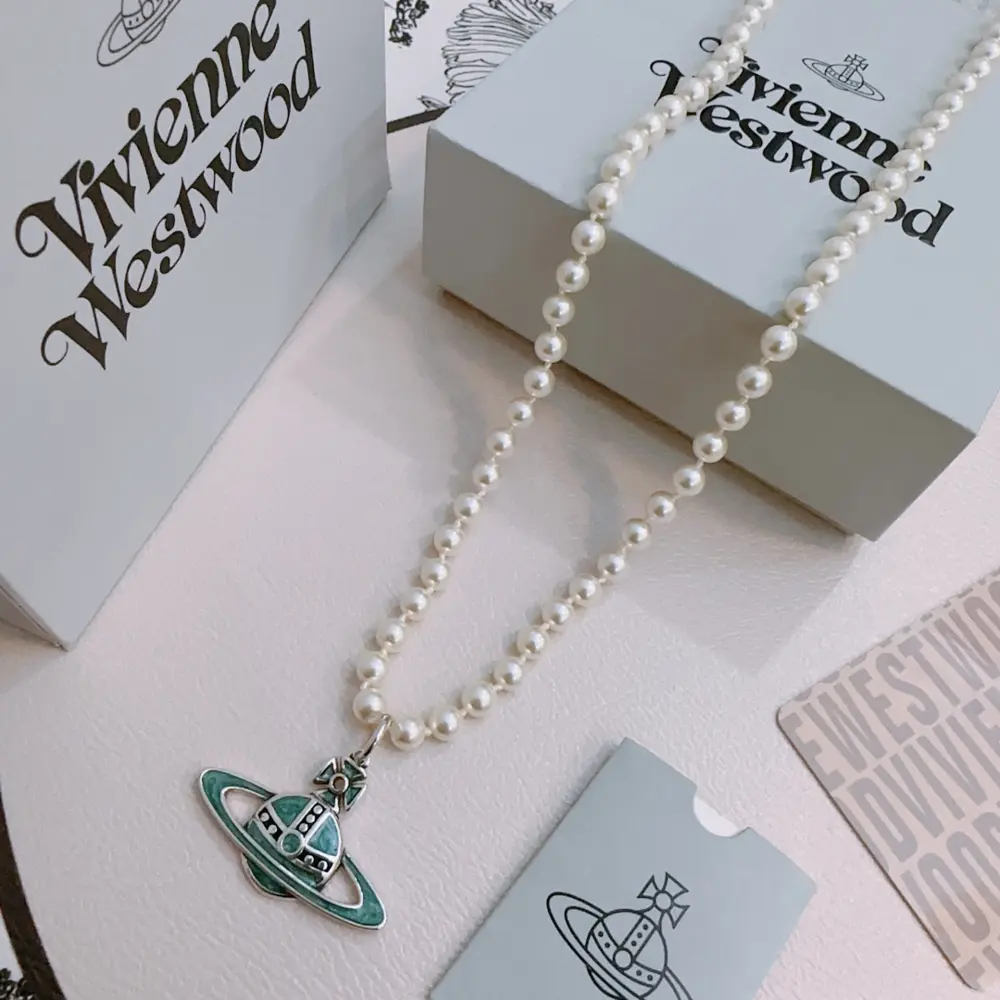 Vivienne Westwood Classic Large Saturn Necklace