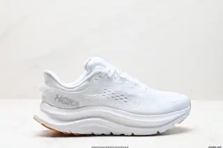 The HOKA brand comes from the Maori language of New Zealand. HOKA means earth 1147930