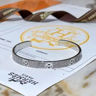 Hermes bracelet It really tests the craftsmanship of the master. To ensure the details are