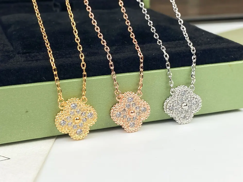 Van Cleef & Arpels four-leaf clover full diamond necklace