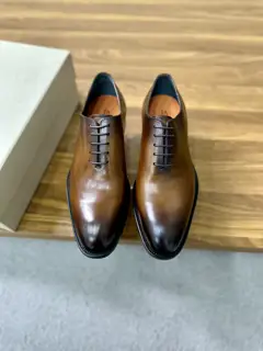Santoni’s latest men’s casual leather shoes