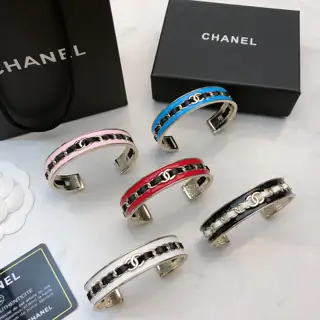 Chanel leather oil drop bracelet