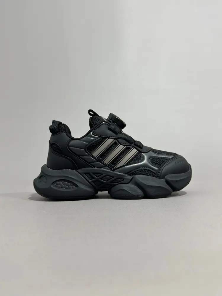 Adidas XLG Runner children’s shoes