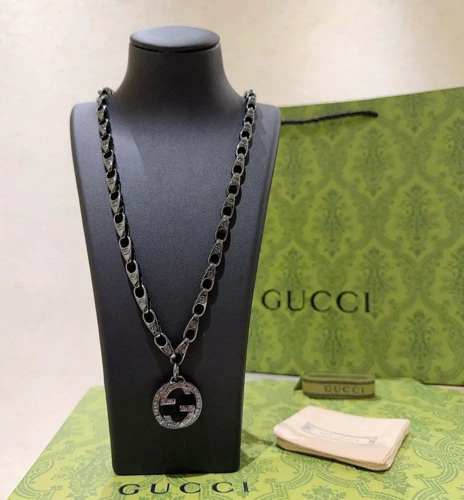 Gucci The latest Gucci necklace with a higher grade chain
