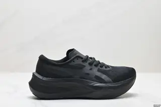 ASICS MAGIC SPEED 4 stable running shoes have a double-layer jacquard mesh design on the 1012B676-500