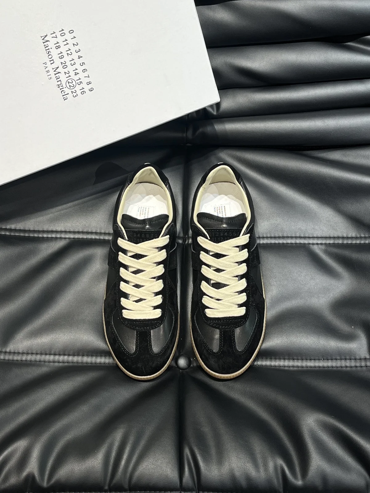 Maison Margiela MM6 Retro Derby Shoes This replica is a leather-stitched Derby shoe. The