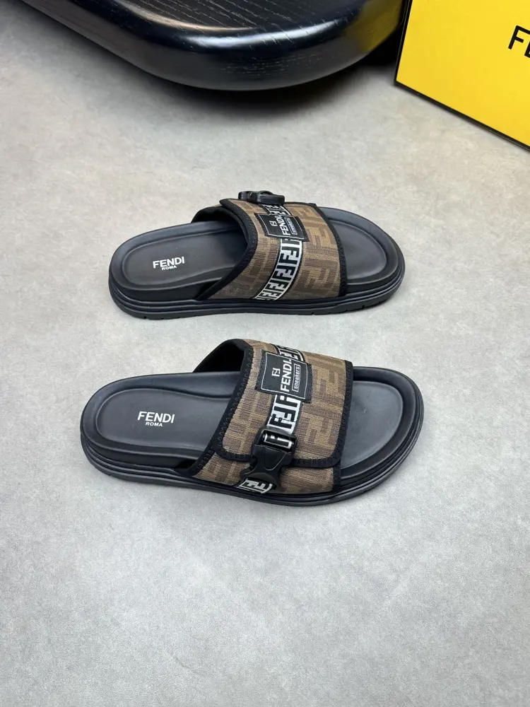 Fendi casual slippers