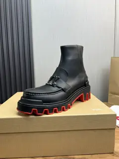 Christian Louboutin red-soled boots 1:1 original mold. Official website updated