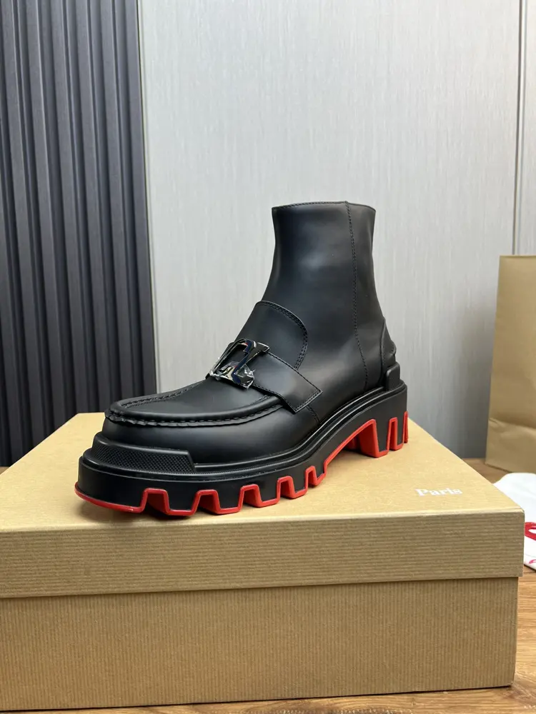 Christian Louboutin red-soled boots 1:1 original mold. Official website updated