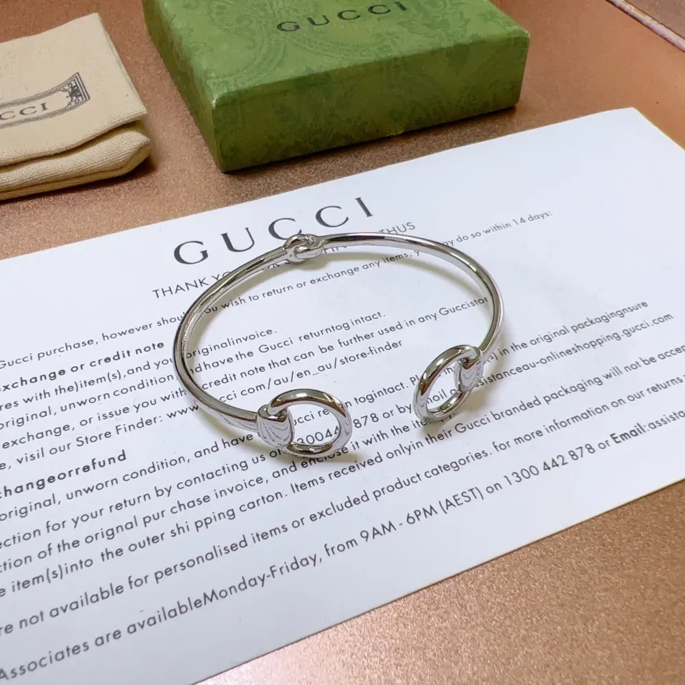Gucci bracelets are unique and charming. The latest bracelets are of higher quality. The