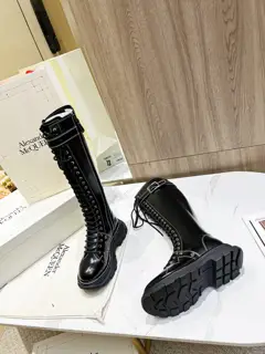 Women’s shoes