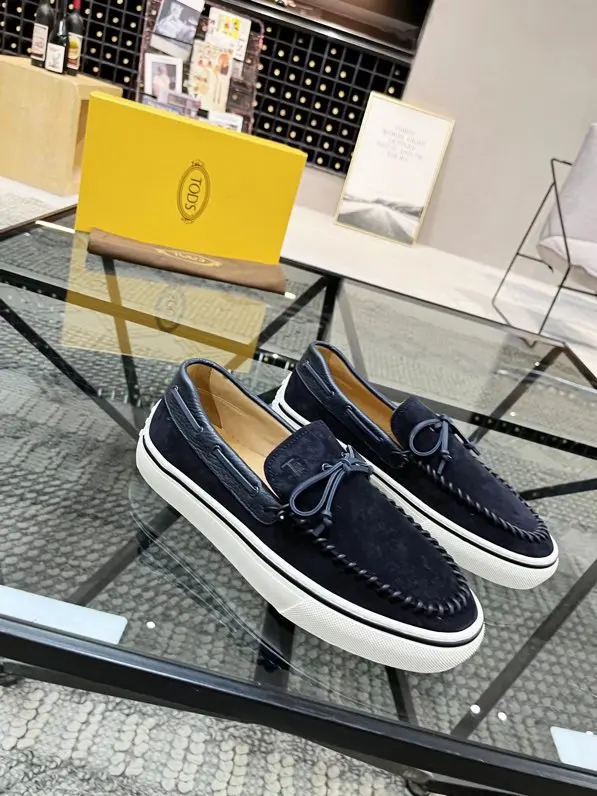 Tods men’s casual loafers