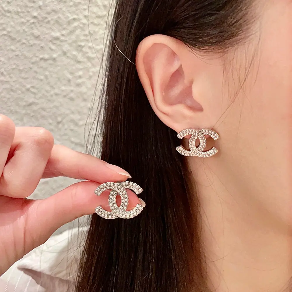 Chanel second-hand double C earrings
