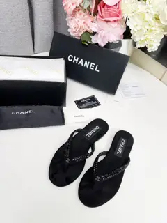 Chanel leather flip-flops I am really moved by this shoe when it is first released I like