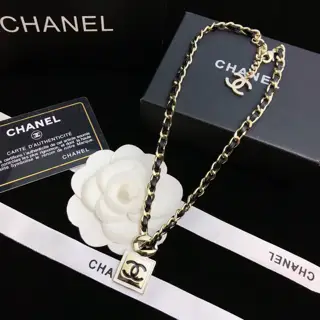 Chanel vintage double C necklace