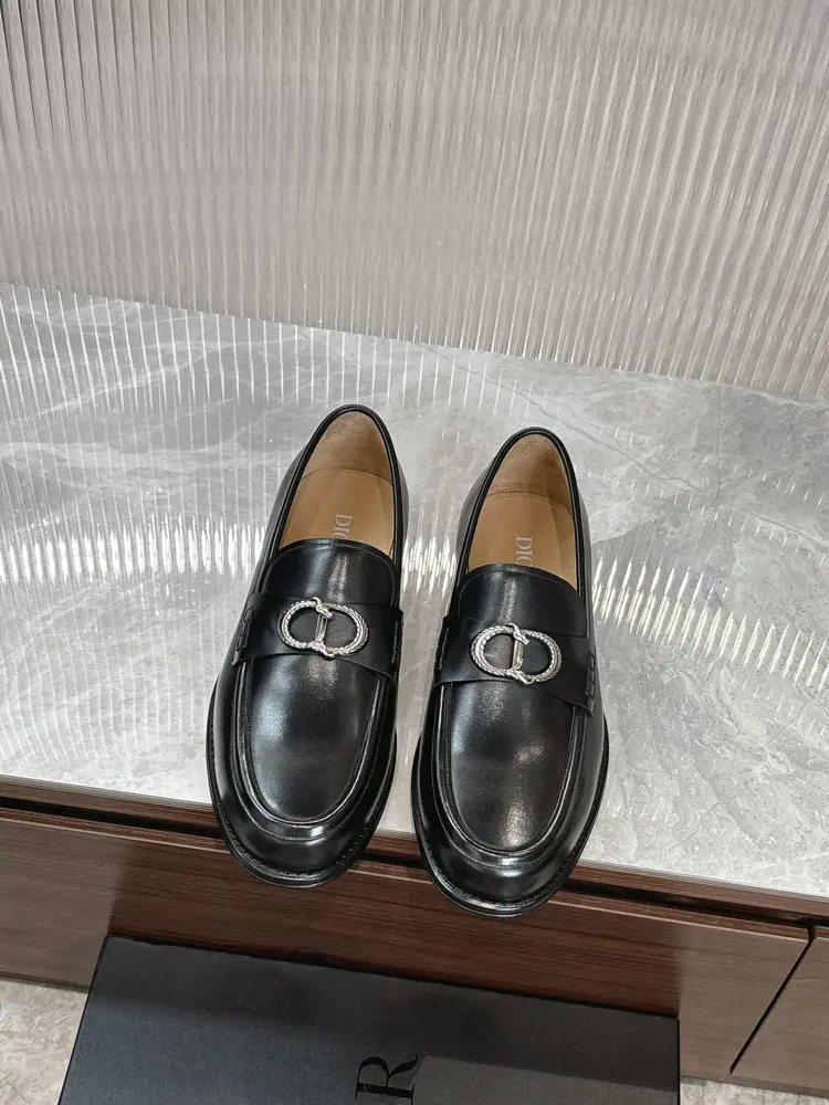 Dior Timeless loafers embody classic elegance. Elegant appearance with slender silhouette