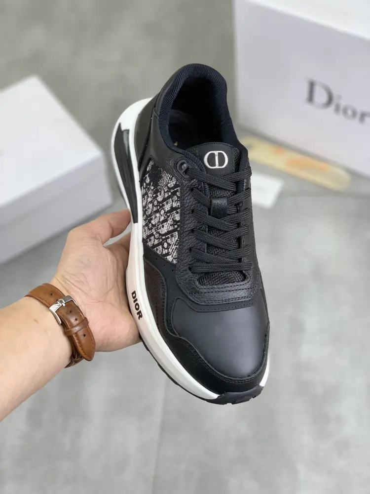Dior original lace-up low-top men’s shoes classic casual shoes This model is the official