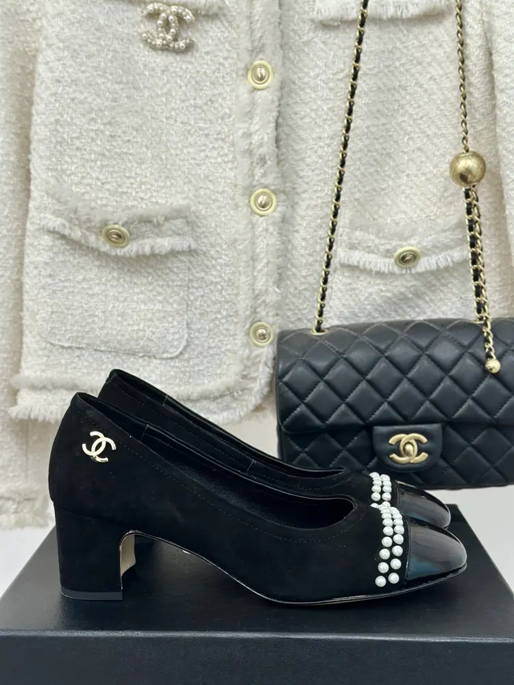 Chanel Pearl Double C Thick Heel Single Shoes