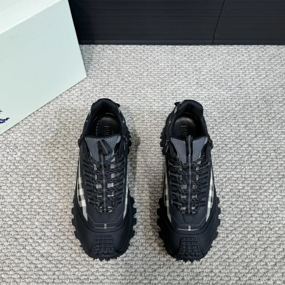 BURBERRY Men’s casual shoes | Union sneakers from the runway | Inlaid with a variety of