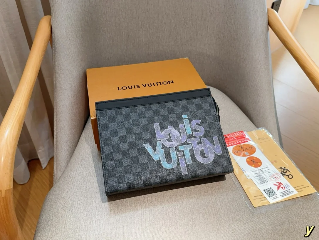 Louis Vuitton Clutch