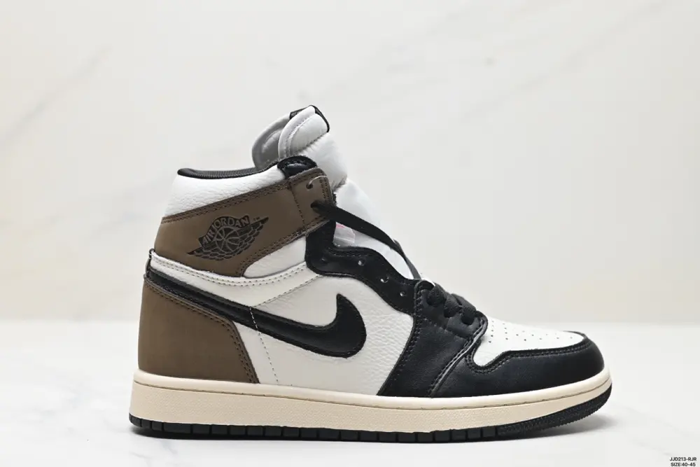 NIKE Air Jordan 1 Retro High AJ1 Jordan Generation High Top Classic Retro Culture Leisure 554729