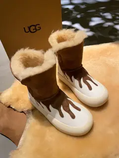 UGG A small stove in winter Shoes