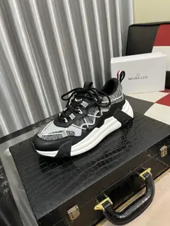 Moncler sneakers Material: custom calfskin mesh breathable lining leather insole original