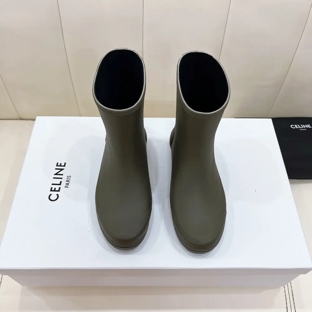 Women’s clothing and shoes