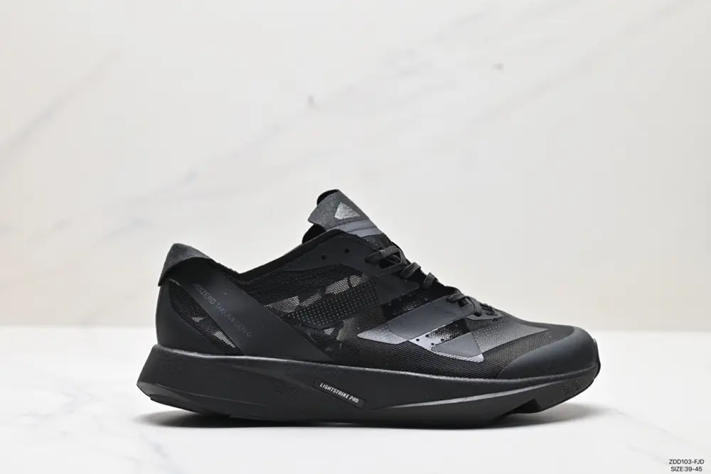 Adidas uses double-layer breathable mesh + Flywire dynamic flying wire binding upper FE3001