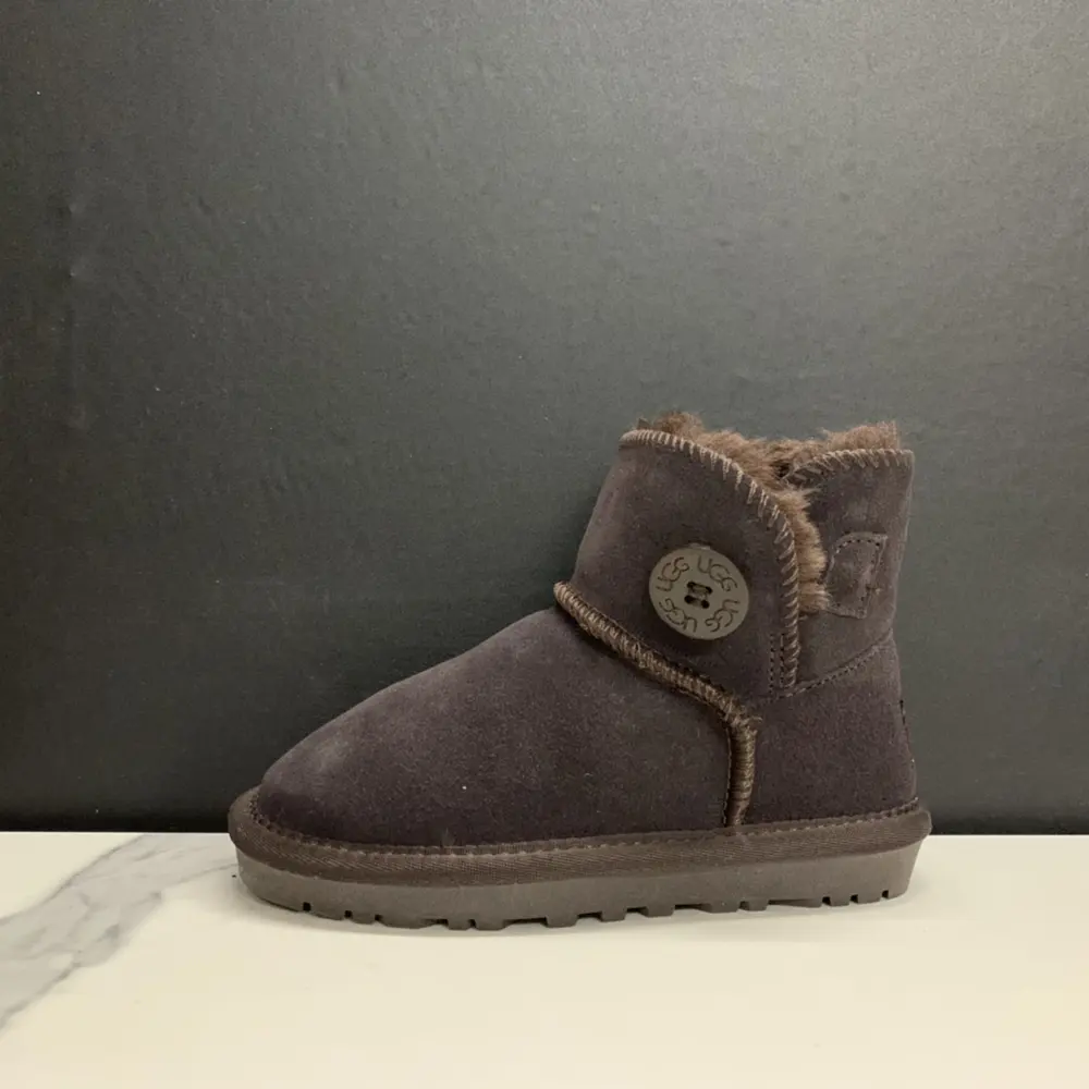 UGG mahogany buckle children’s snow boots