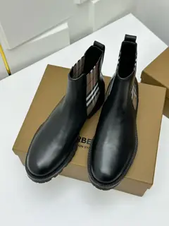BURBERRY Chelsea boots