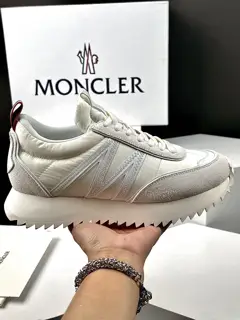 Moncler outdoor lace-up sneakers are comfortable and non-slip