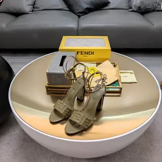 Fendi micro grain cowhide + hollow three-dimensional high heels + classic popular round toe